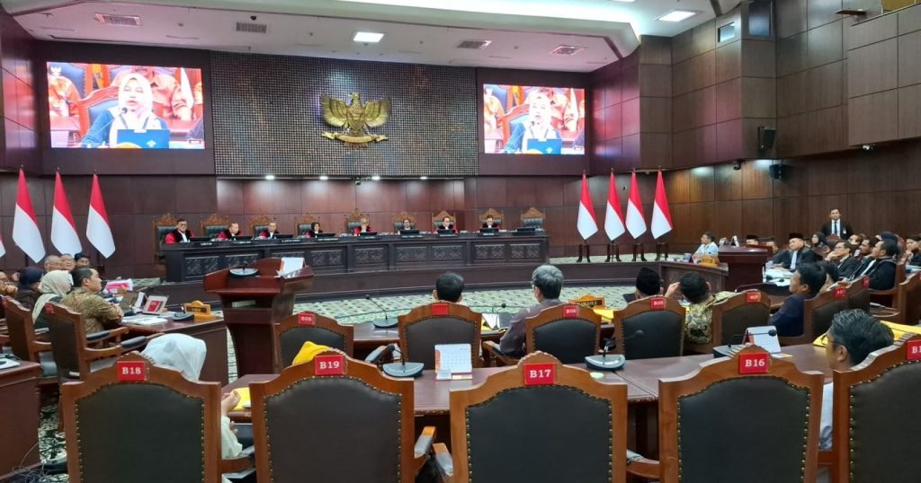 25302-sidang-ijazah-gibran-di-mk