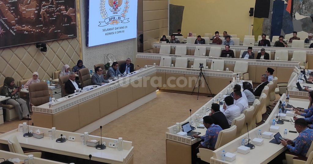 75948-komisi-ii-dpr-ri-menggelar-rapat-dengar-pendapat-rdp-bersama-ombudsman-republik-indonesia