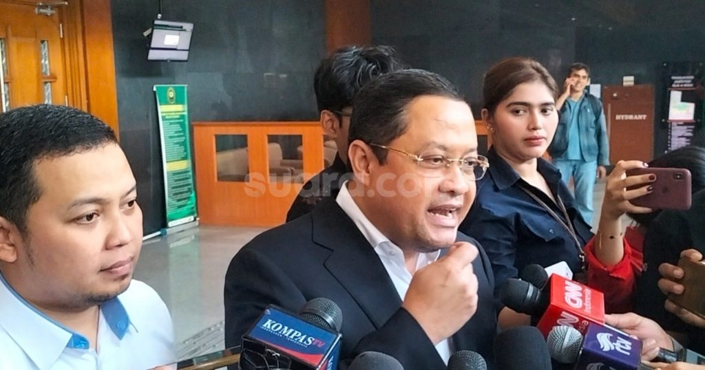76564-kuasa-hukum-eks-menteri-perdagangan-thomas-trikasih-lembong-alias-tom-lembong-ari-yusuf-amir
