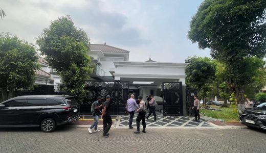 85322-rumah-mewah-anggota-polisi-yayat-sudrajat-digeledah