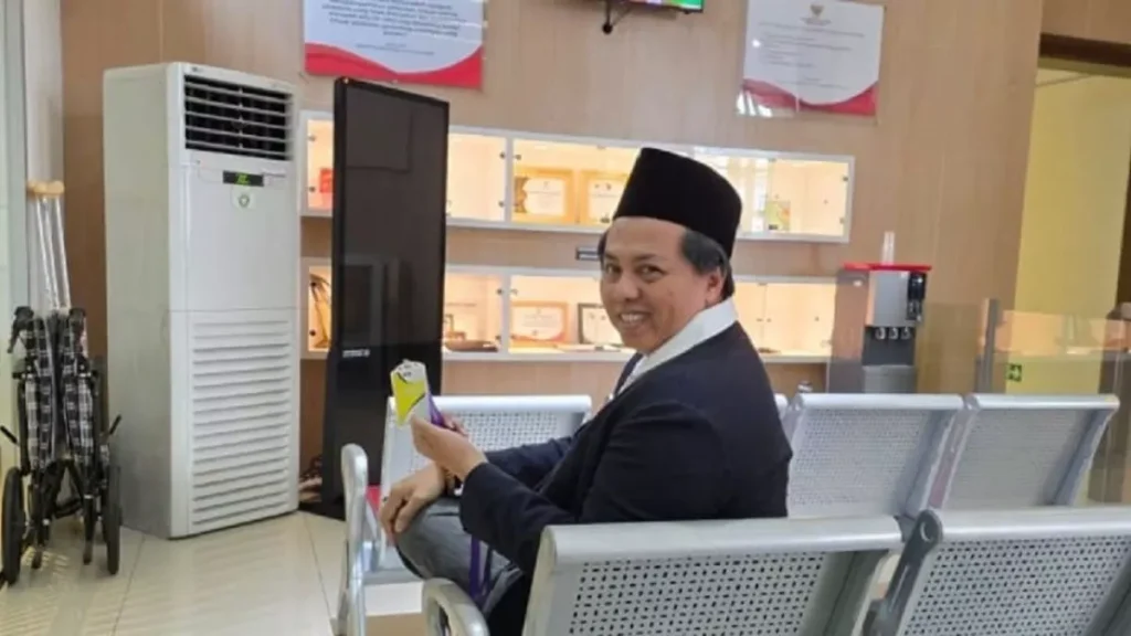 10535-hrm-khalilur-r-abdullah-sahlawiy-alias-gus-lilur-di-gedung-kpk