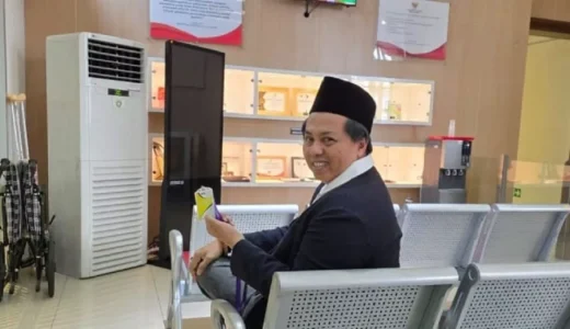10535-hrm-khalilur-r-abdullah-sahlawiy-alias-gus-lilur-di-gedung-kpk