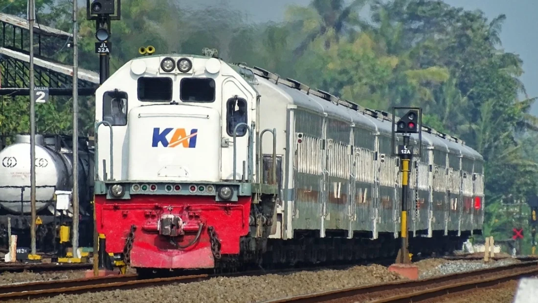 17238-ilustrasi-kereta-api