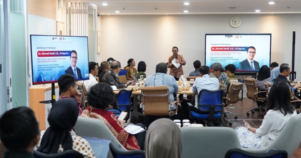 20050-plt-asisten-deputi-riset-teknologi-dan-kemitraan-industri-kemenko-pmk-ahmad-saufi