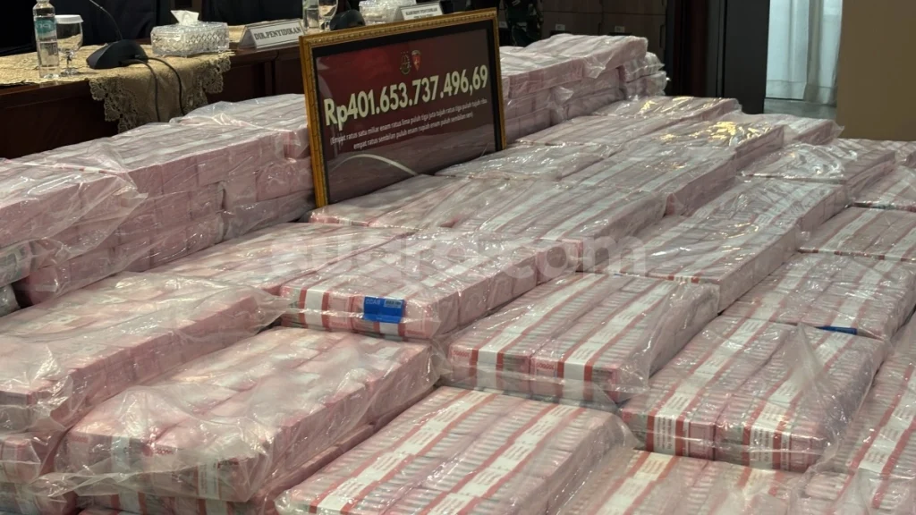 54003-kejagung-pamer-uang-senilai-rp401-miliar-hasil-sita-dugaan-korupsi-tata-kelola-nikel-pt-cni