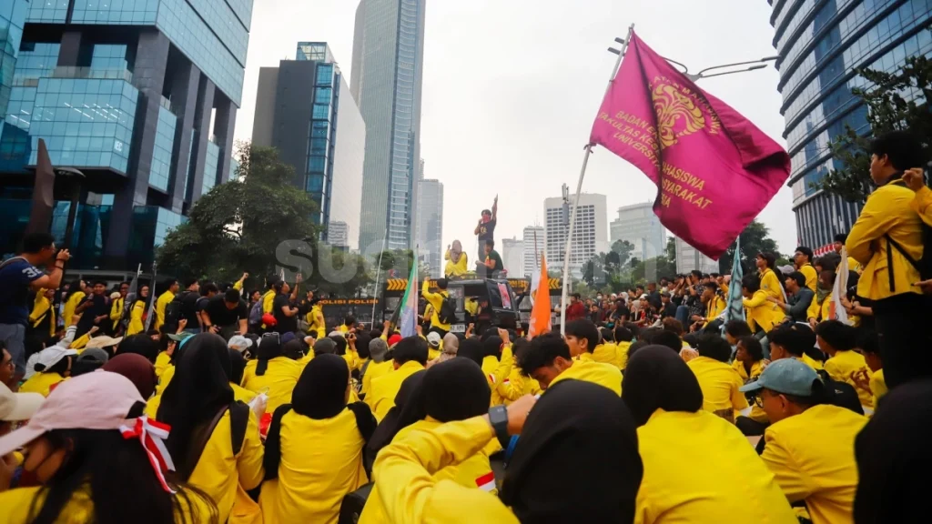87695-demo-mahasiswa-di-bundaran-hi