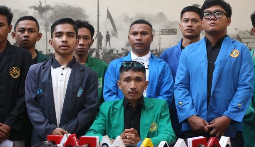 17625-aliansi-bem-bersatu-mobil-fortuner-tyo