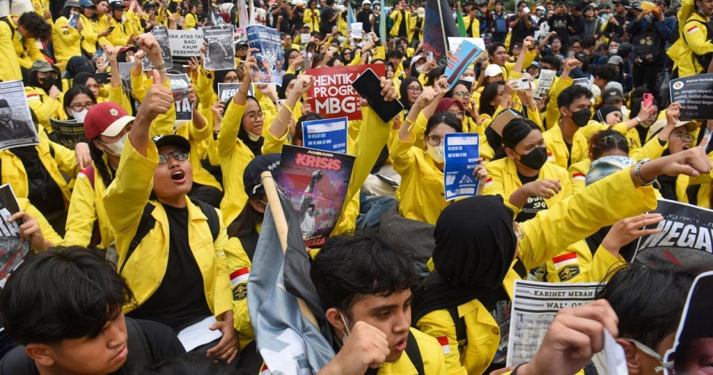 21191-demo-mahasiswa-di-bundaran-hi-demo-bem-ui-di-bundaran-hi-1