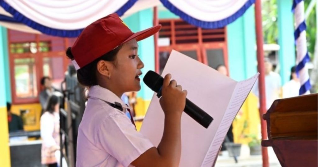 24055-siswi-sdn-di-kabupaten-nias-utara-kirim-surat-untuk-presiden-prabowo