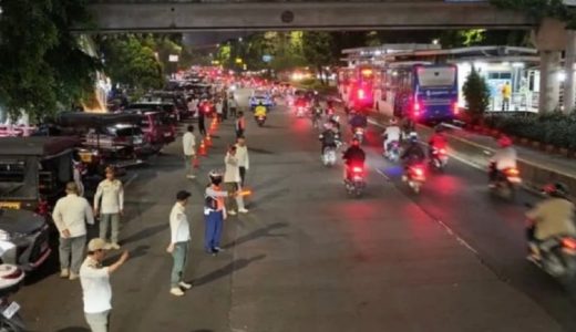24755-parkir-liar-di-jalan-mayjen-sutoyo