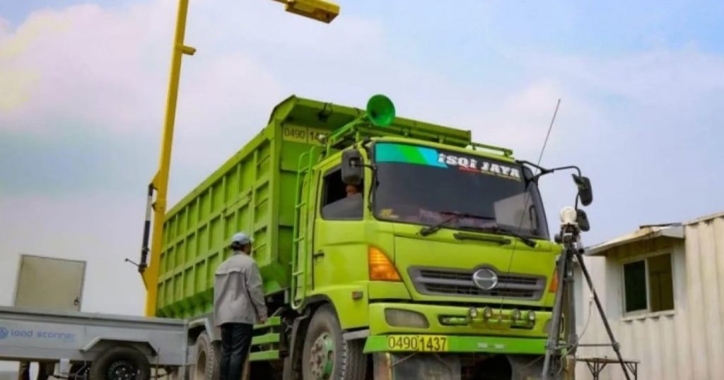 30300-ilustrasi-truk-pengemudi-truk-mengancam-bakal-mogok-pada-15-juli