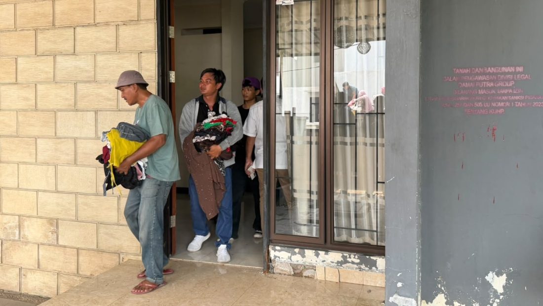 30527-rumah-di-bekasi-dikosongkan-setelah-pemilik-menunggak-cicilan-kpr-sejak-2024