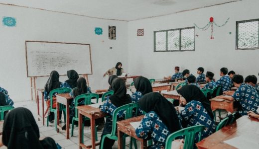42062-potret-kegiatan-belajar-mengajar-di-kelas-pexelsel-jusuf