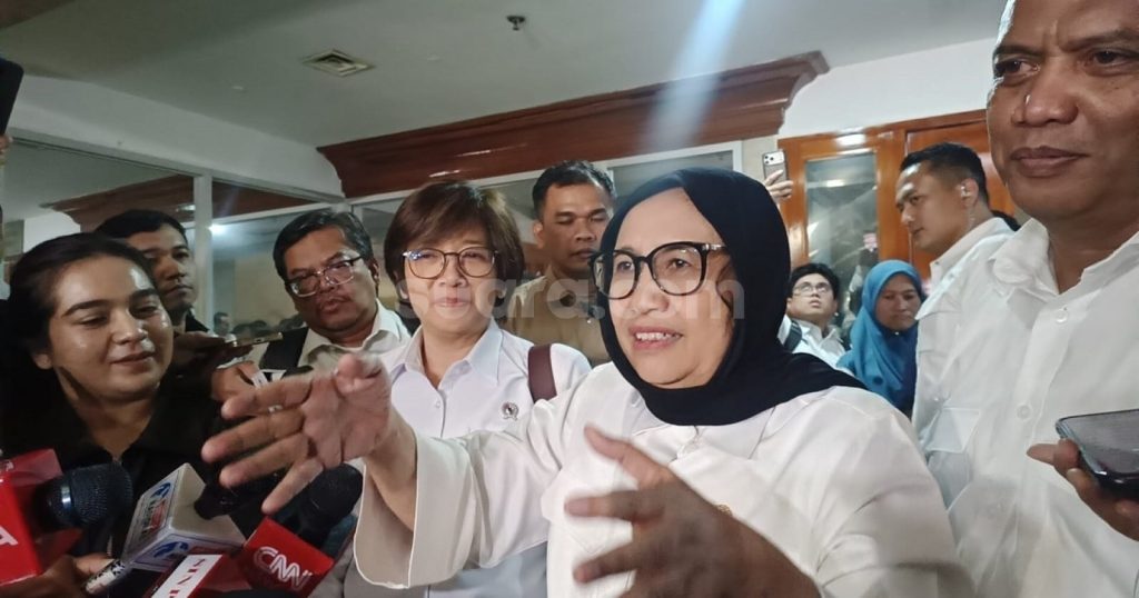 46389-kepala-badan-gizi-nasional-nanik-s-deyang