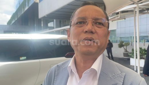46885-ketua-dpp-pdip-deddy-yevri-sitorus