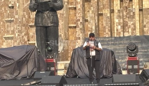 48485-rano-karno-memberikan-sambutan-dalam-bung-karno-festival-2026-yang-digelar-di-taman-proklamasi