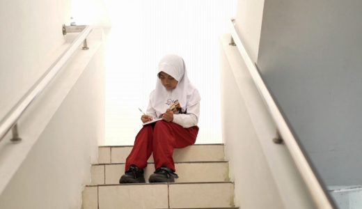 53041-raisa-alena-siswa-kelas-5-di-sekolah-rakyat-dasar-srd-2-surakarta