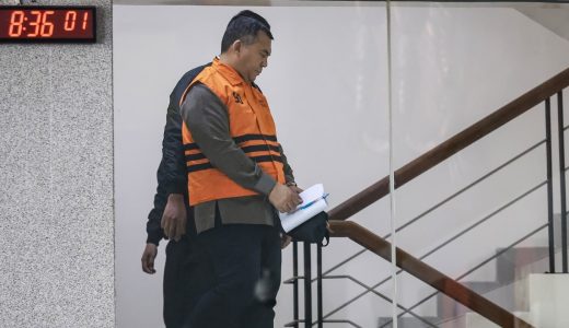 56280-silmy-karim