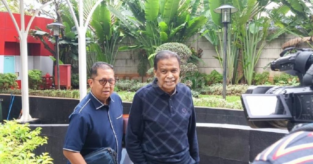 57481-pemilik-maktour-group-fuad-hasan-masyhur-penuhi-panggilan-kpk-senin-2612026