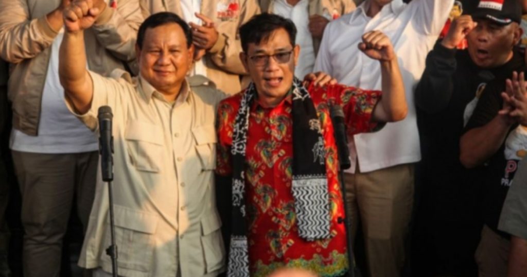 57830-ketua-umum-partai-gerindra-prabowo-subianto-kiri-bersama-budiman-sudjatmiko-kanan