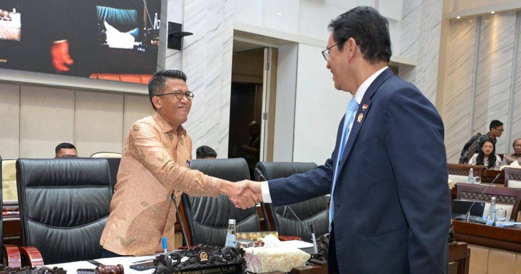 58420-ketua-komisi-xi-dpr-ri-mukhamad-misbakhun-dan-menkeu-purbaya-yudhi-sadewa