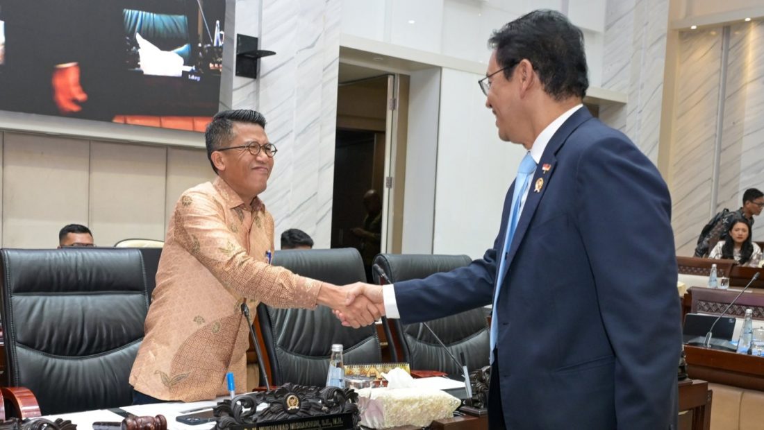 58420-ketua-komisi-xi-dpr-ri-mukhamad-misbakhun-dan-menkeu-purbaya-yudhi-sadewa