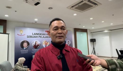 58962-pengamat-politik-boni-hargens-usai-menghadiri-sebuah-diskusi-di-jakarta-ist
