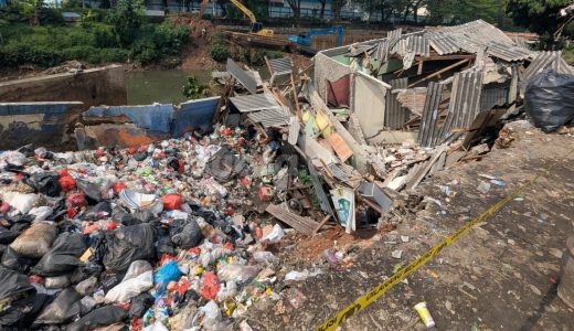 60136-longsor-di-kawasan-pasar-pintu-air-petamburan-tanah-abang-jakarta-pusat