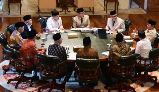 60432-presiden-prabowo-mengevaluasi-pelaksanaan-haji-2026-di-hambalang