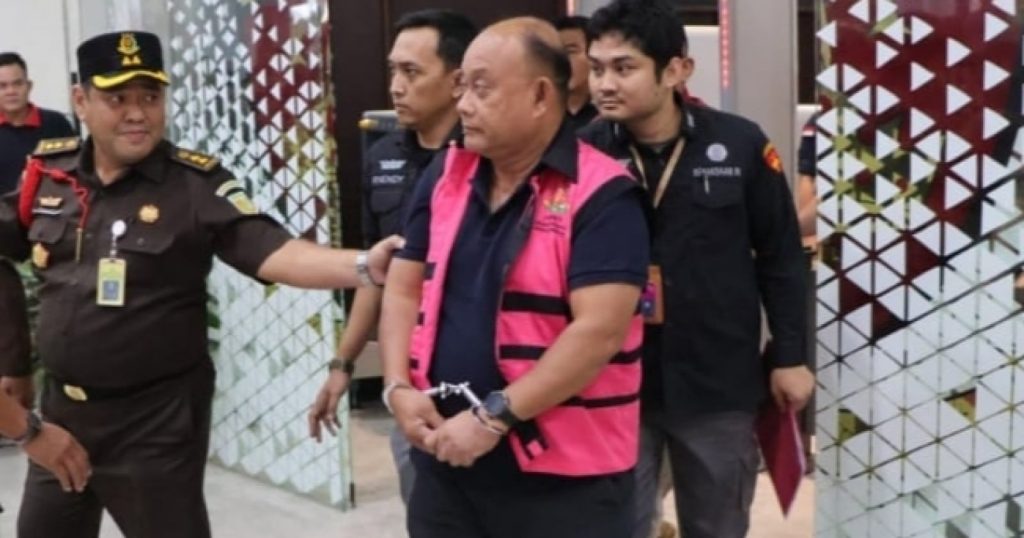 63468-mantan-kepala-mbg-dadan-hindayana-ditangkap-kejagung-foto-kejaksaangoid