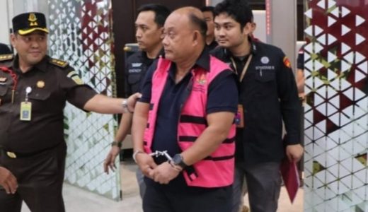 63468-mantan-kepala-mbg-dadan-hindayana-ditangkap-kejagung-foto-kejaksaangoid