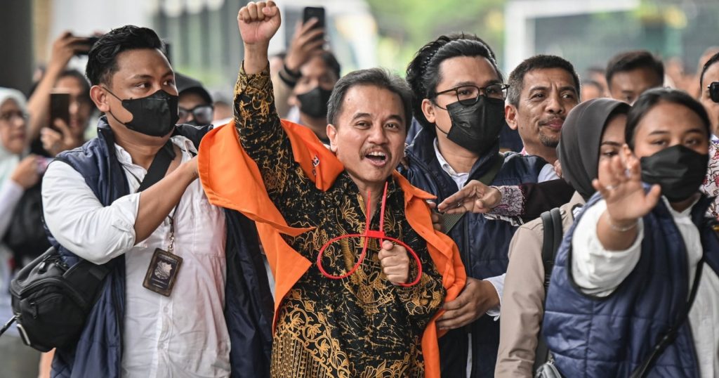 68754-pelimpahan-tersangka-roy-suryo-dan-dokter-tifa-roy-suryo-1
