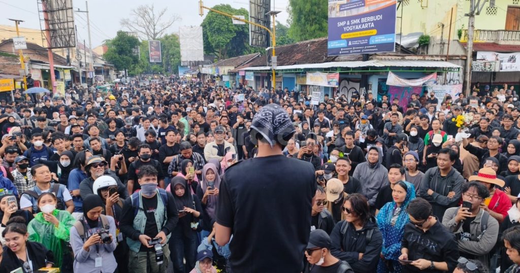 73425-aksi-demonstrasi-dari-aliansi-rakyat-memanggil