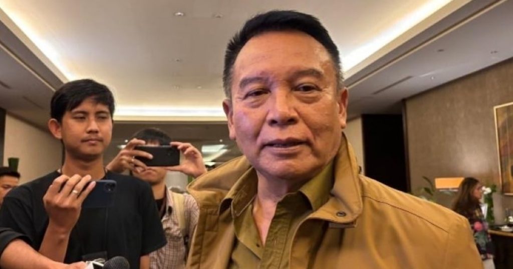 76749-anggota-komisi-i-dari-fraksi-pdip-tb-hasanuddin