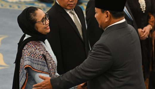 80795-pelantikan-kepala-bgn-dan-penasihat-khusus-presiden-nanik-sudaryati-deyang