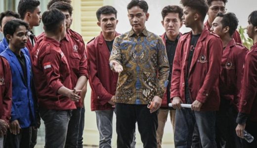 80958-wakil-presiden-gibran-rakabuming-raka-menemui-perwakilan-mahasiswa-di-istana-wapres-jakarta-pusat-1