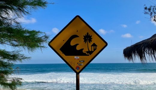 81988-ilustrasi-tsunami