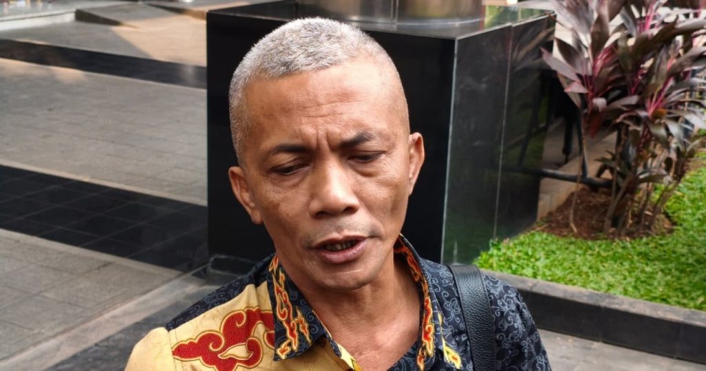 82902-sekretaris-pendiri-indonesian-audit-watch-iaw-iskandar-sitorus