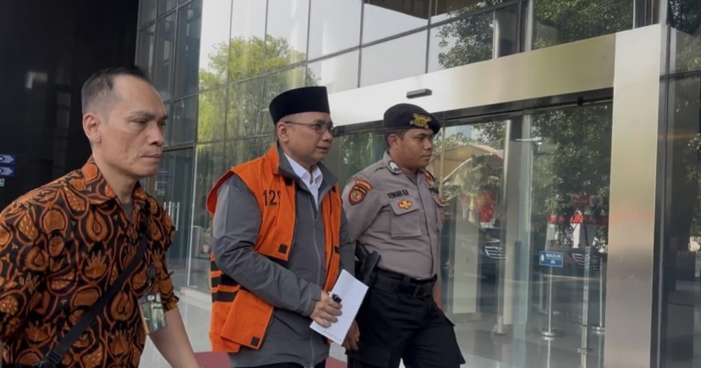 86270-mantan-menteri-agama-menag-yaqut-cholil-qoumas-alias-gus-yaqut