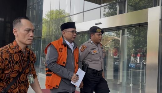 86270-mantan-menteri-agama-menag-yaqut-cholil-qoumas-alias-gus-yaqut