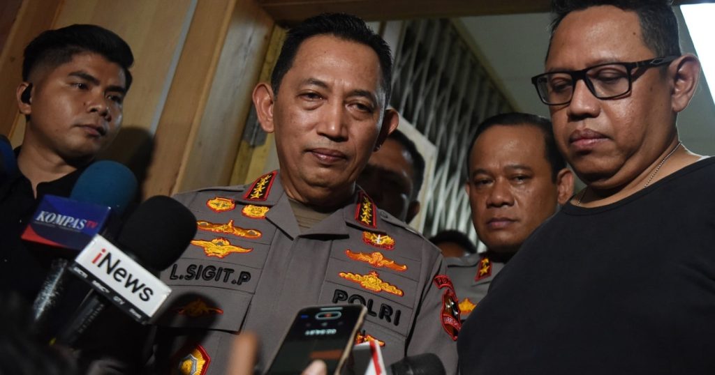 86529-kapolri-temui-keluarga-pengemudi-ojol-terlindas-mobil-rantis-brimob-listyo-sigit-prabowo