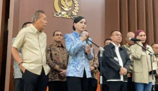 90146-komisioner-ojk-friderica-widyasari-dewi
