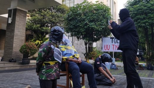 90423-keluarga-mahasiswa-fisipol-ugm-menggelar-aksi-bertajuk-fisipol-menolak-bungkam