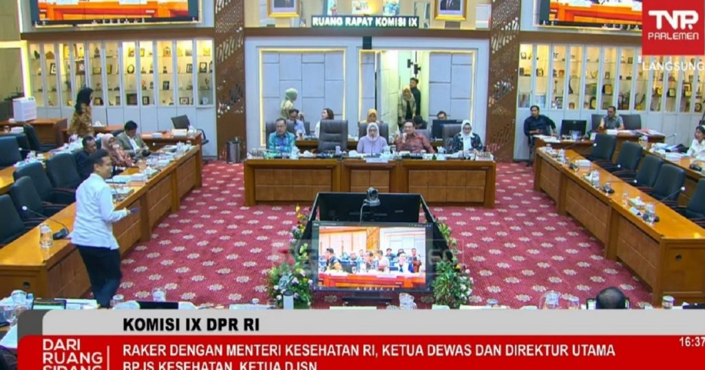92312-menkes-budi-gunadi-sadikin-buru-buru-tinggalkan-rapat-bersama-komisi-ix-dpr