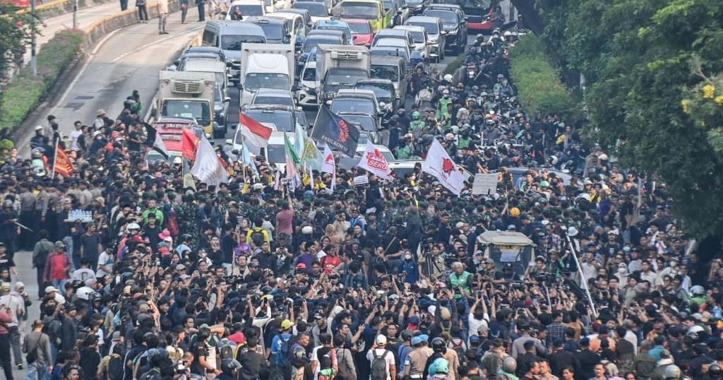 92813-demo-mahasiswa-di-bundaran-hi-demo-bem-ui-di-bundaran-hi