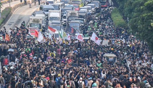 92813-demo-mahasiswa-di-bundaran-hi-demo-bem-ui-di-bundaran-hi