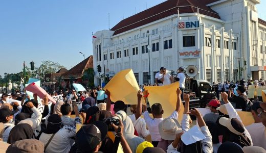 95544-aliansi-relawan-peduli-bangsa-diy-gelar-aksi-dukung-mbg-yogyakarta-jumat-196