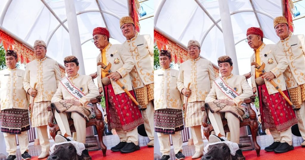 96589-jokowi-injak-kepala-kerbau