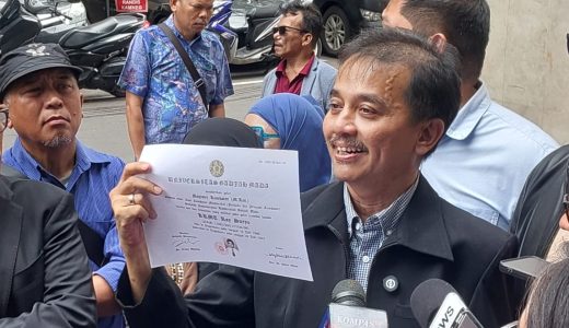 97448-mantan-menteri-pemuda-dan-olahraga-menpora-roy-suryo