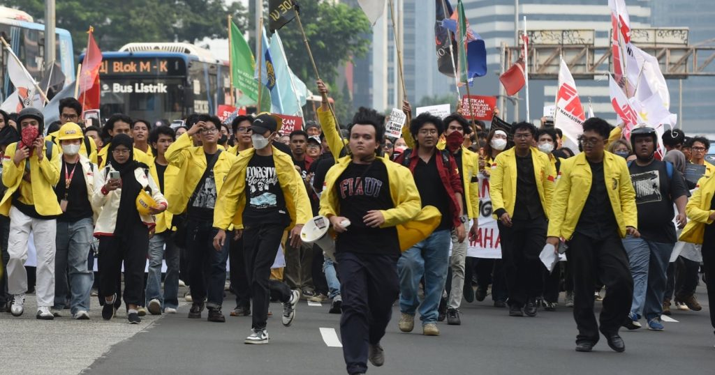 99176-demo-mahasiswa-di-bundaran-hi-demo-bem-ui-di-bundaran-hi-1